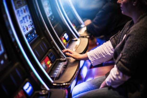 Sic Bo Dadu live dealer table on mobile screen